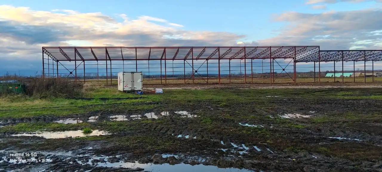 Строительство навеса под технику 12 * 120 м.